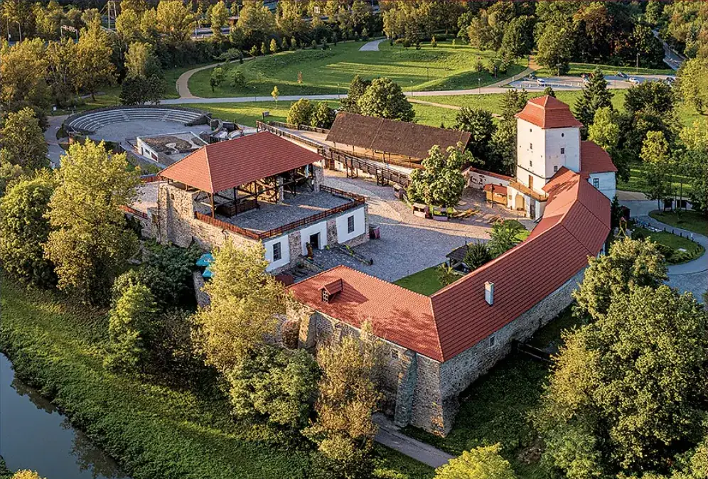Okolí Camp Landek